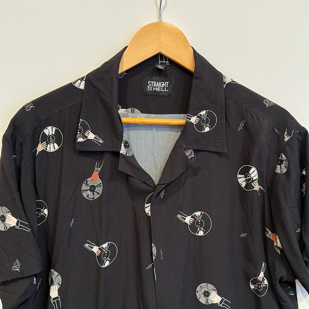 Straight to Hell, designer. “Vinyl” pattern. Black. XL. Short sleeve button down